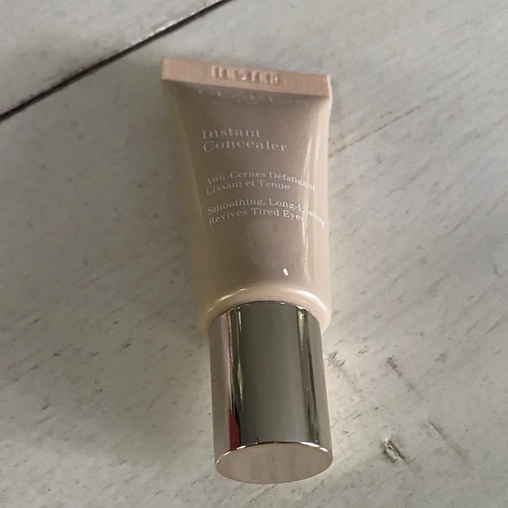 Instant Concealer in Cream by Clarins